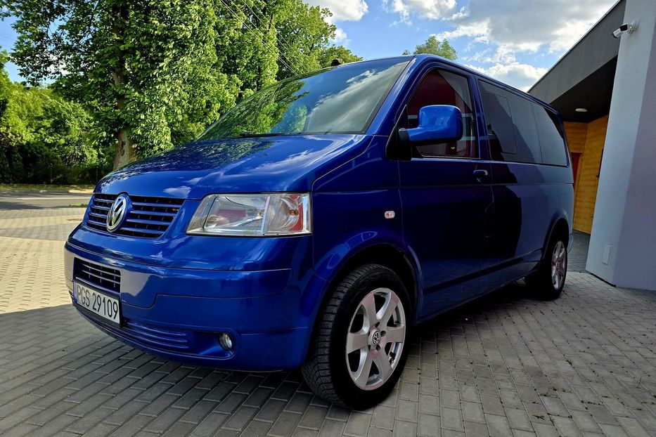 Продам Volkswagen T5 (Transporter) пасс. 2004 года в Львове