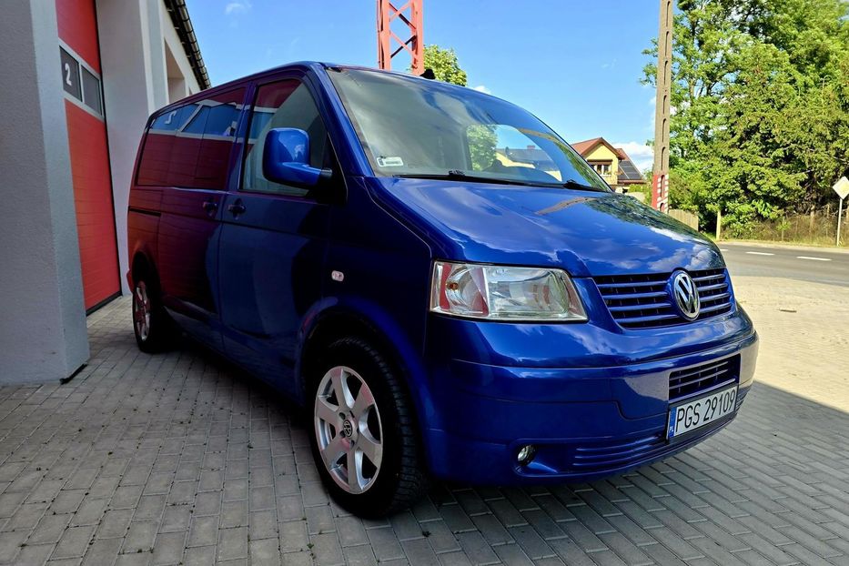 Продам Volkswagen T5 (Transporter) пасс. 2004 года в Львове
