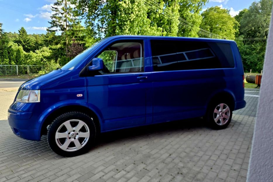 Продам Volkswagen T5 (Transporter) пасс. 2004 года в Львове