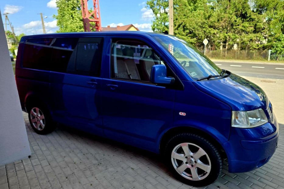 Продам Volkswagen T5 (Transporter) пасс. 2004 года в Львове