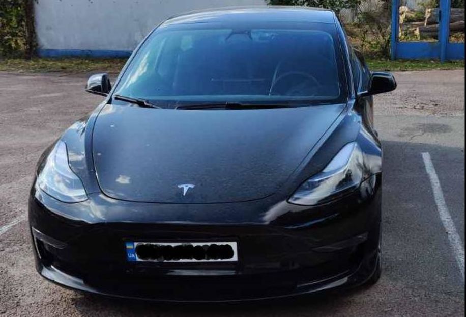Продам Tesla Model 3 Premium pack 2021 года в Киеве