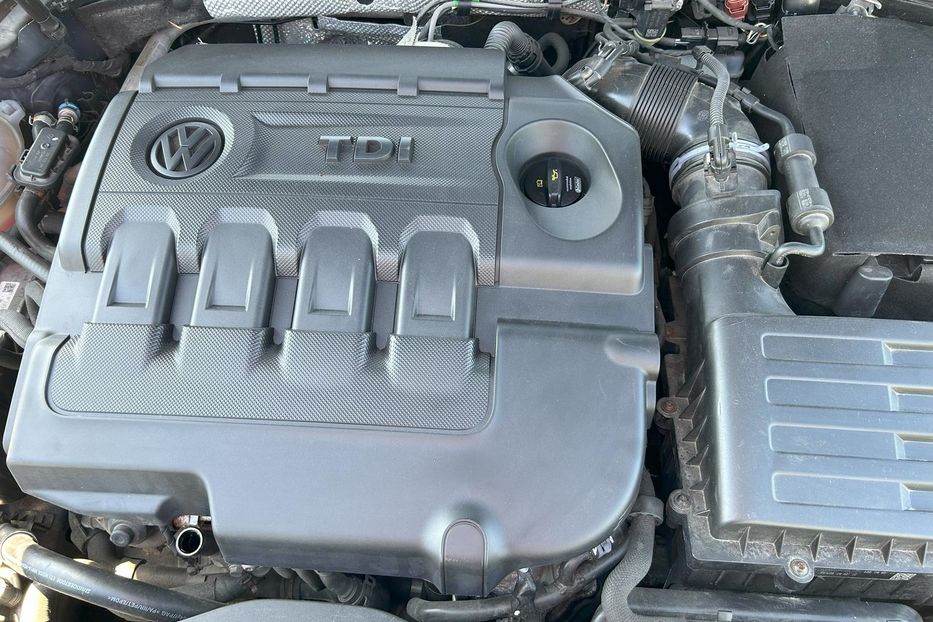 Продам Volkswagen Passat B8 2017 года в Киеве