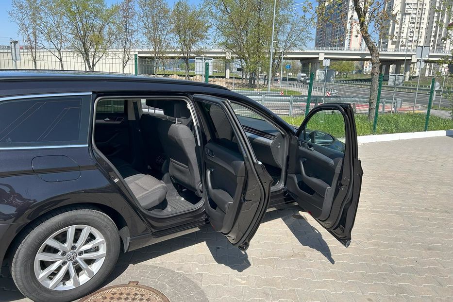 Продам Volkswagen Passat B8 2017 года в Киеве