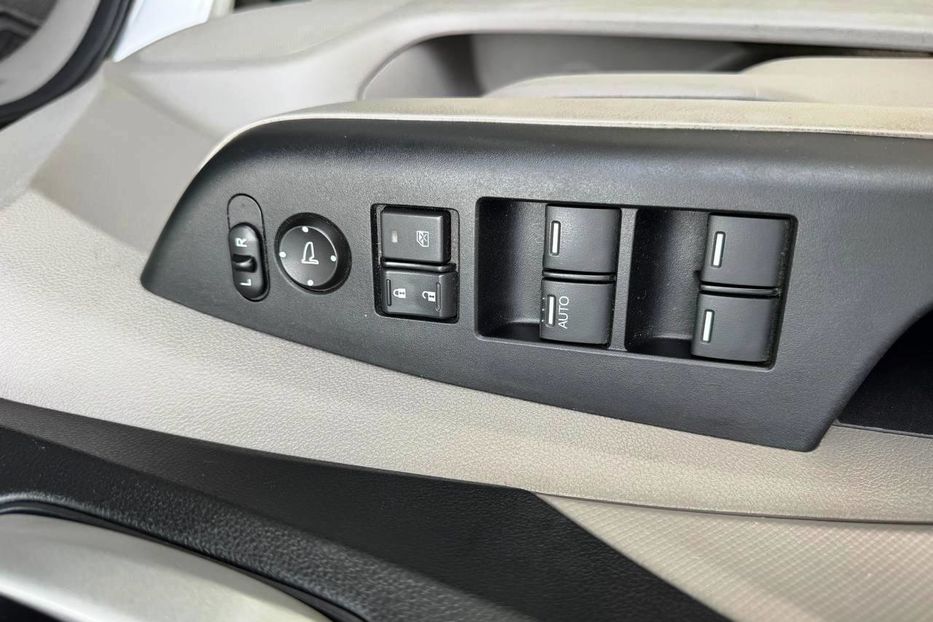 Продам Honda CR-V 2014 года в Виннице