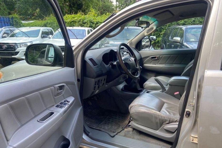Продам Toyota Hilux 2007 года в Киеве
