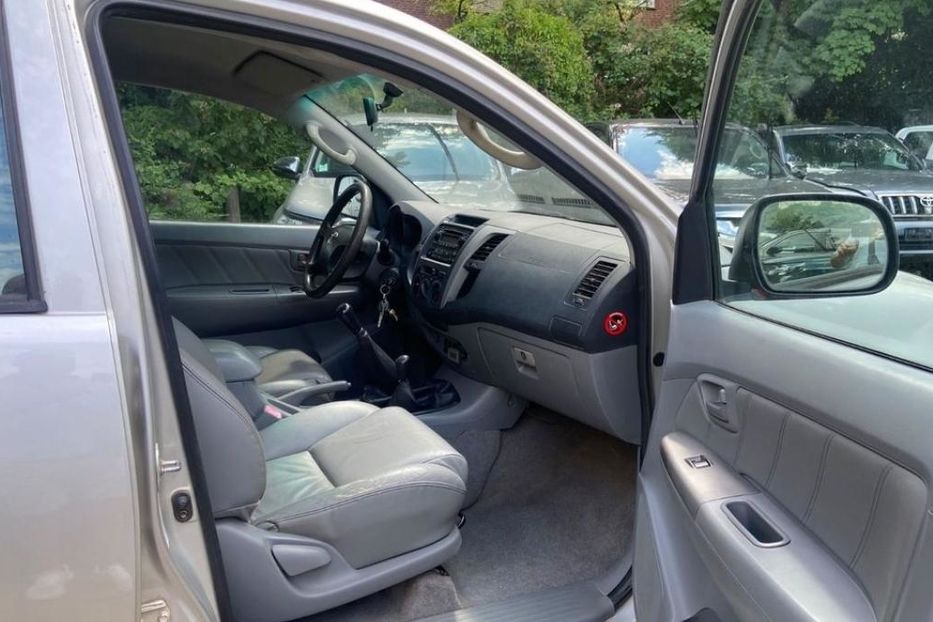 Продам Toyota Hilux 2007 года в Киеве