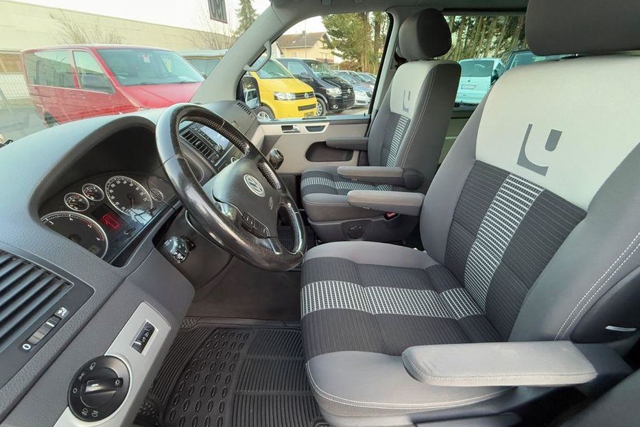 Продам Volkswagen T5 (Transporter) пасс. 2010 года в Сумах