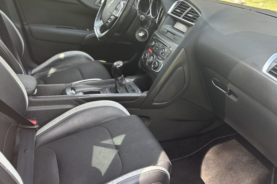 Продам Citroen DS4 2011 года в Житомире