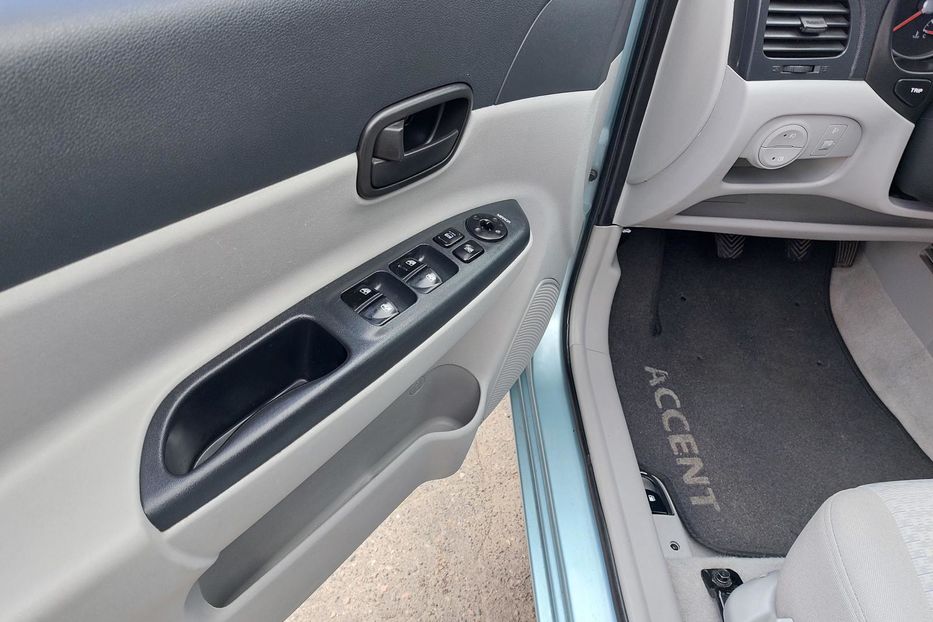 Продам Hyundai Accent  Офіціал 2008 года в Киеве