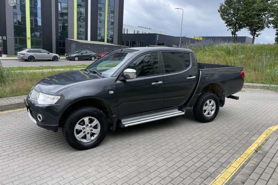 Продам Mitsubishi L 200 2009 года в Харькове