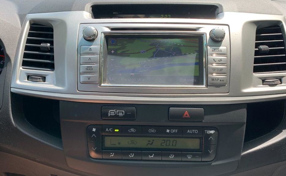 Продам Toyota Hilux 2011 года в Запорожье