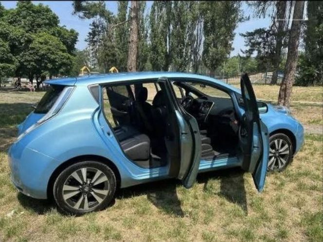 Продам Nissan Leaf SL 2016 года в Киеве