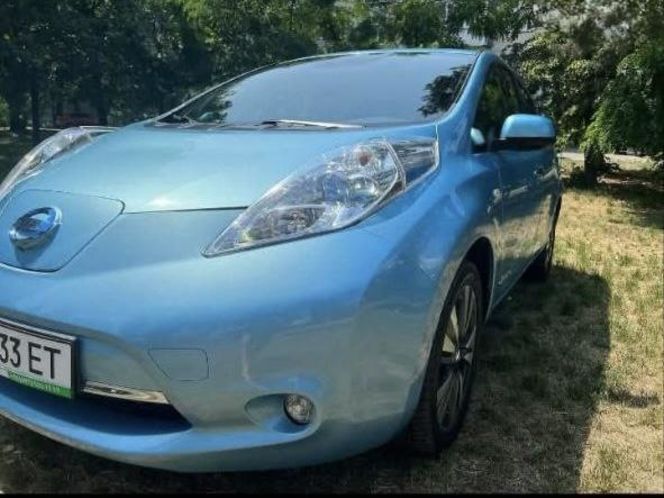 Продам Nissan Leaf SL 2016 года в Киеве