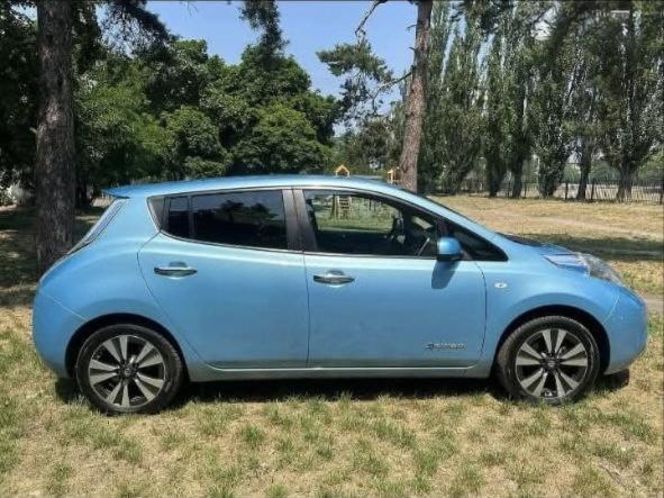 Продам Nissan Leaf SL 2016 года в Киеве