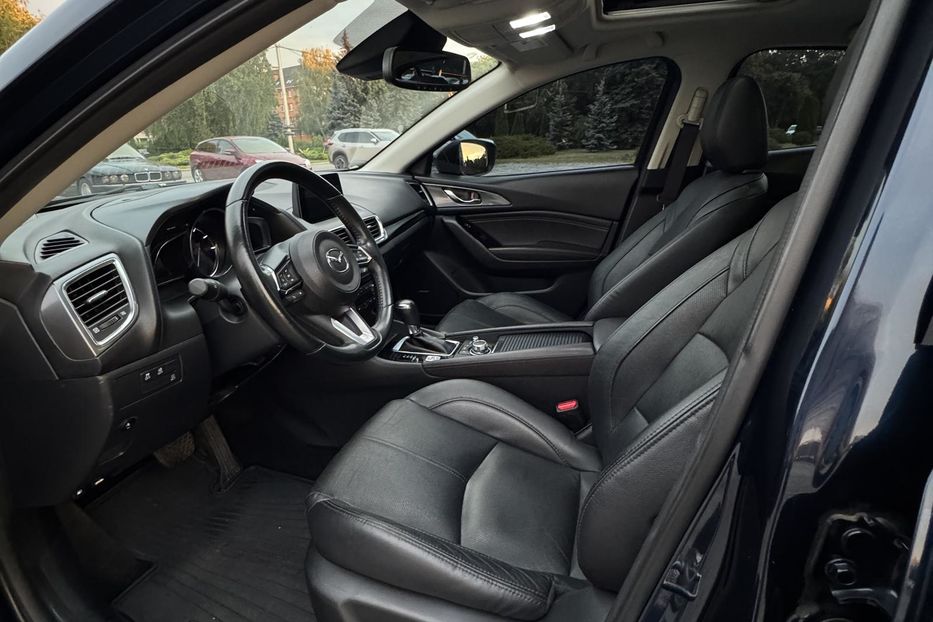 Продам Mazda 3 2018 года в г. Кременчуг, Полтавская область