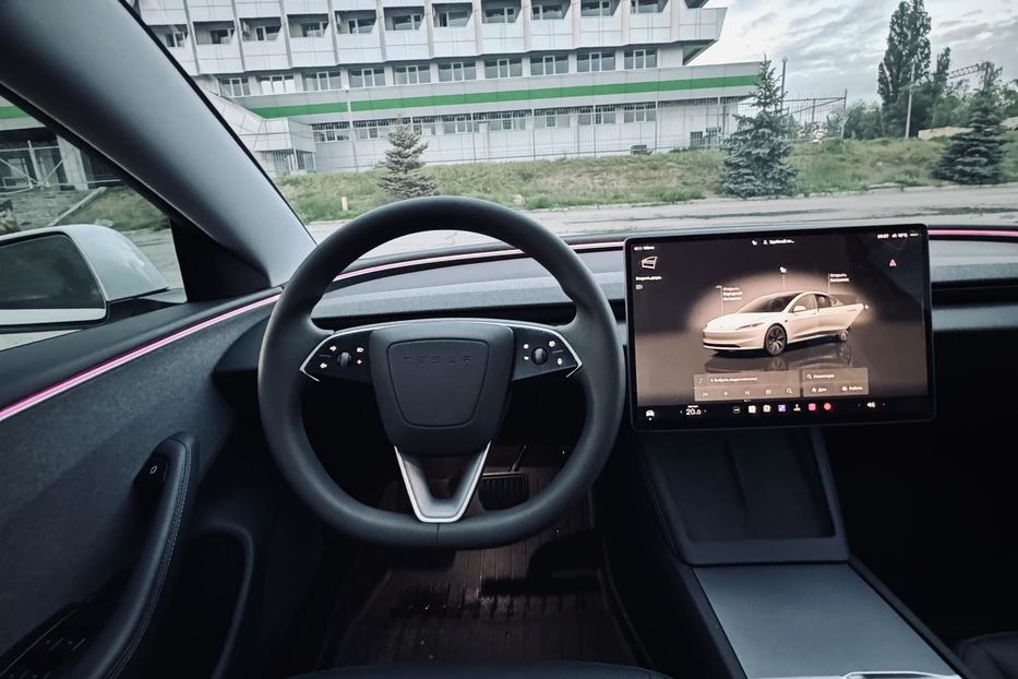 Продам Tesla Model 3 2024 года в г. Кременчуг, Полтавская область