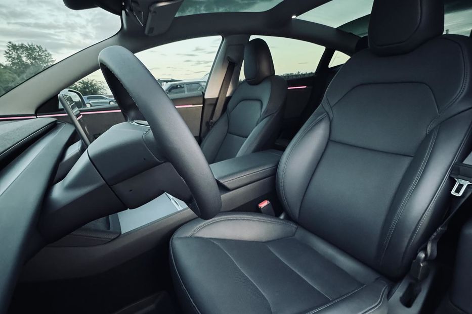 Продам Tesla Model 3 2024 года в г. Кременчуг, Полтавская область
