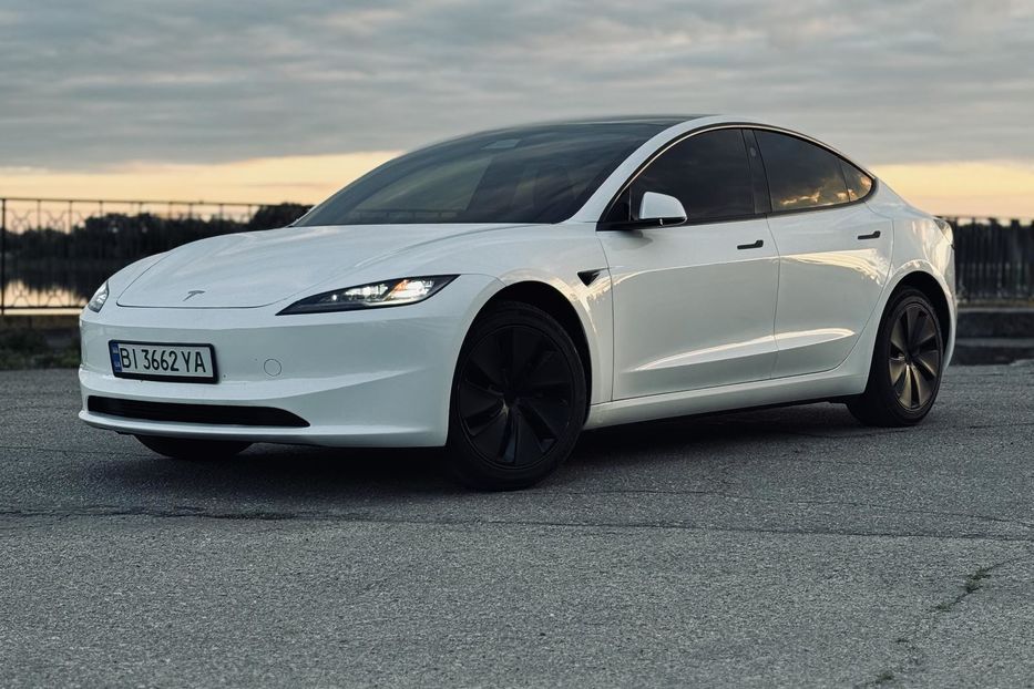 Продам Tesla Model 3 2024 года в г. Кременчуг, Полтавская область