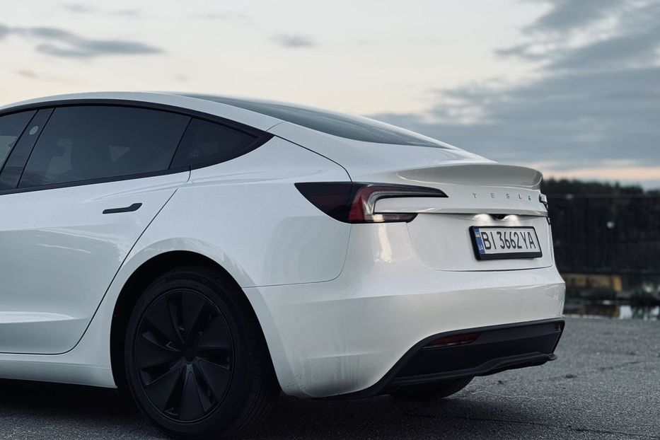 Продам Tesla Model 3 2024 года в г. Кременчуг, Полтавская область