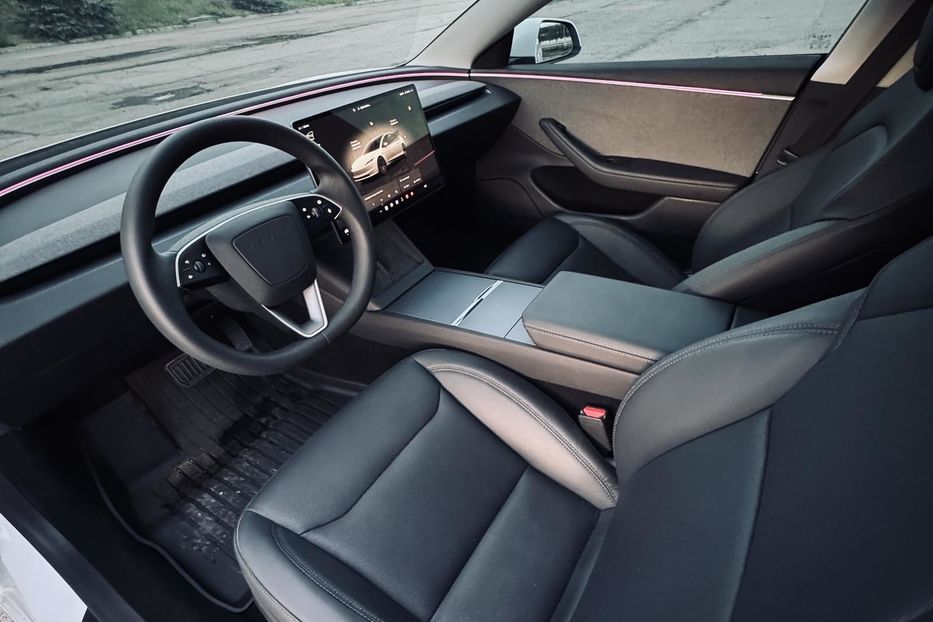 Продам Tesla Model 3 2024 года в г. Кременчуг, Полтавская область