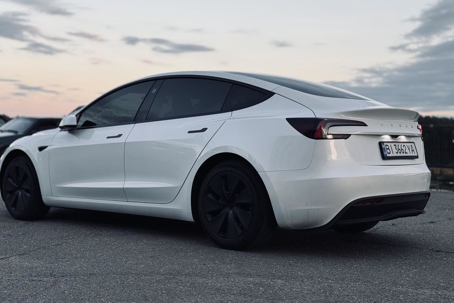 Продам Tesla Model 3 2024 года в г. Кременчуг, Полтавская область