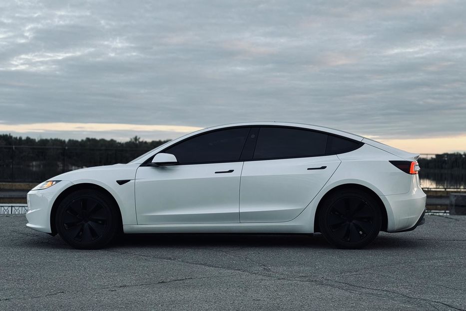 Продам Tesla Model 3 2024 года в г. Кременчуг, Полтавская область