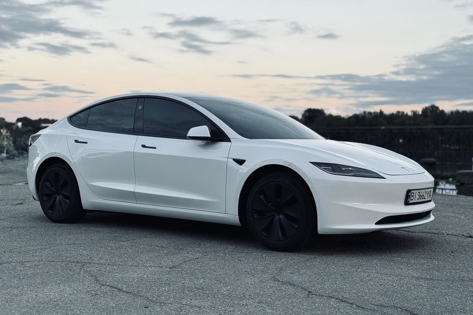 Продам Tesla Model 3 2024 года в г. Кременчуг, Полтавская область