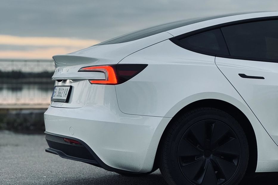Продам Tesla Model 3 2024 года в г. Кременчуг, Полтавская область