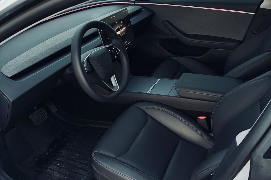 Продам Tesla Model 3 2024 года в г. Кременчуг, Полтавская область