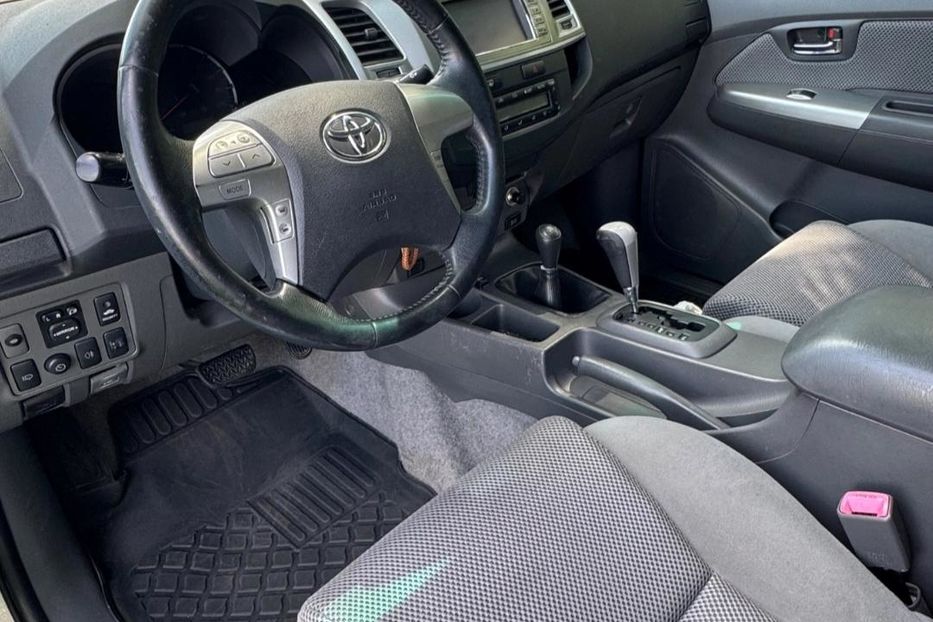 Продам Toyota Hilux 2010 года в г. Краматорск, Донецкая область