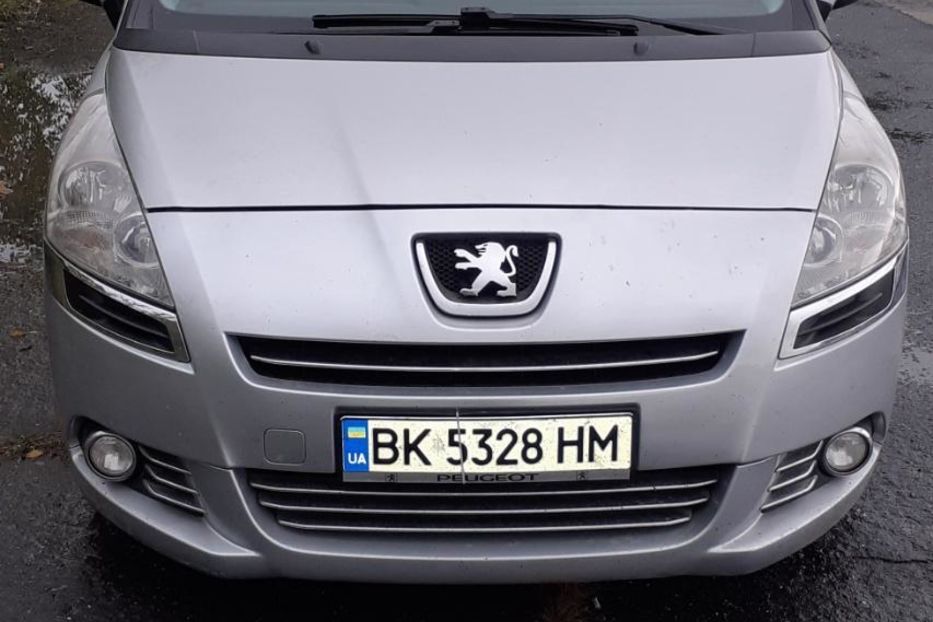 Продам Peugeot 5008 2011 года в г. Звенигородка, Черкасская область