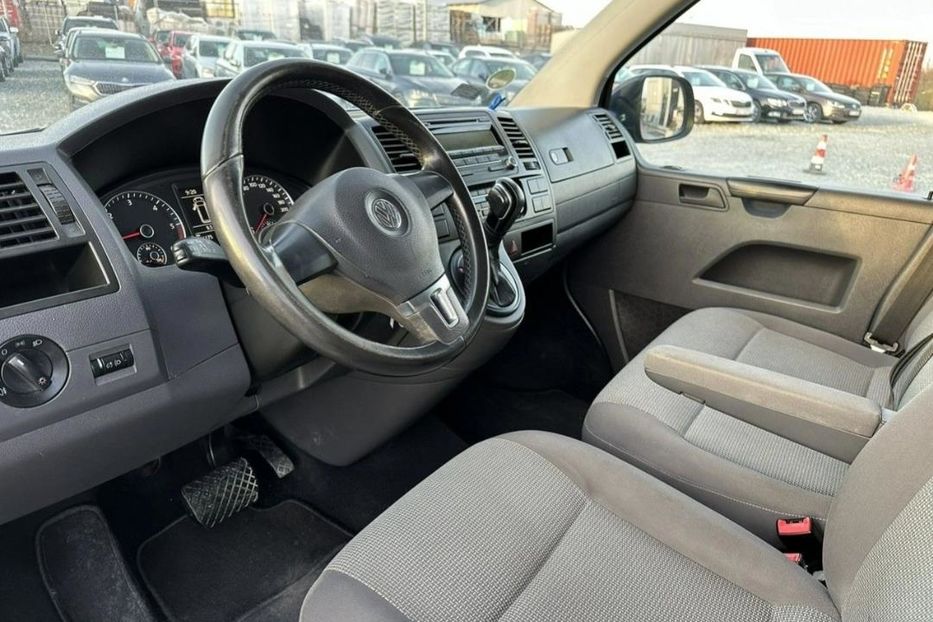 Продам Volkswagen Caravella 2010 года в Донецке
