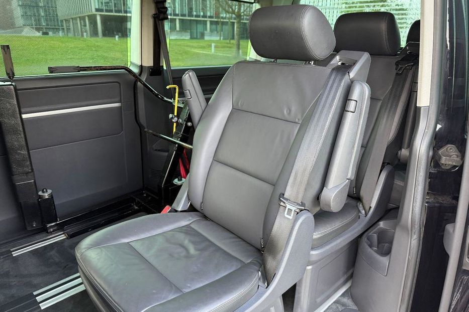 Продам Volkswagen T5 (Transporter) пасс. 2012 года в Одессе