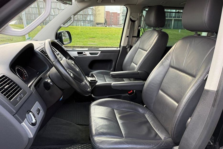 Продам Volkswagen T5 (Transporter) пасс. 2012 года в Одессе