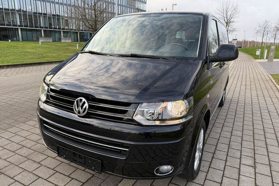 Продам Volkswagen T5 (Transporter) пасс. 2012 года в Одессе