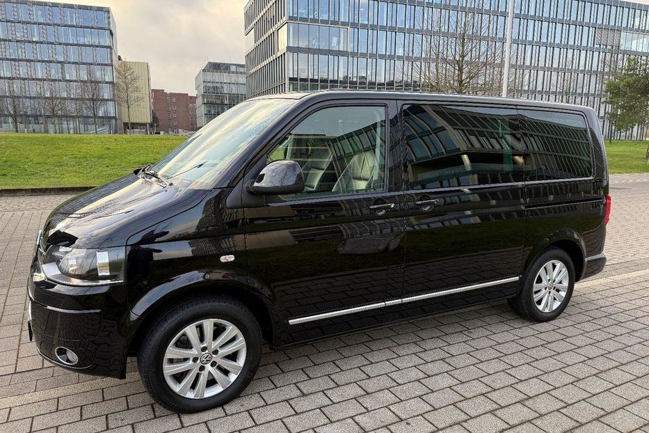 Продам Volkswagen T5 (Transporter) пасс. 2012 года в Одессе
