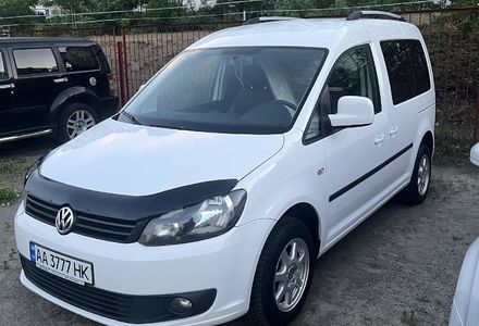 Продам Volkswagen Caddy пасс. Trend 2013 года в Киеве
