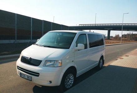 Продам Volkswagen T5 (Transporter) пасс. 2004 года в Житомире