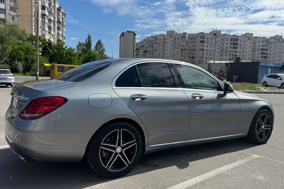 Продам Mercedes-Benz C-Class 300 2015 года в Киеве