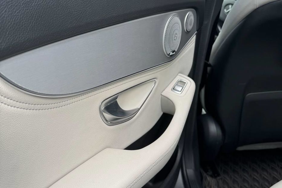 Продам Mercedes-Benz C-Class 300 2015 года в Киеве