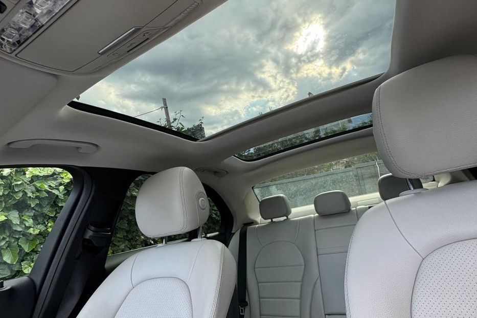Продам Mercedes-Benz C-Class 300 2015 года в Киеве