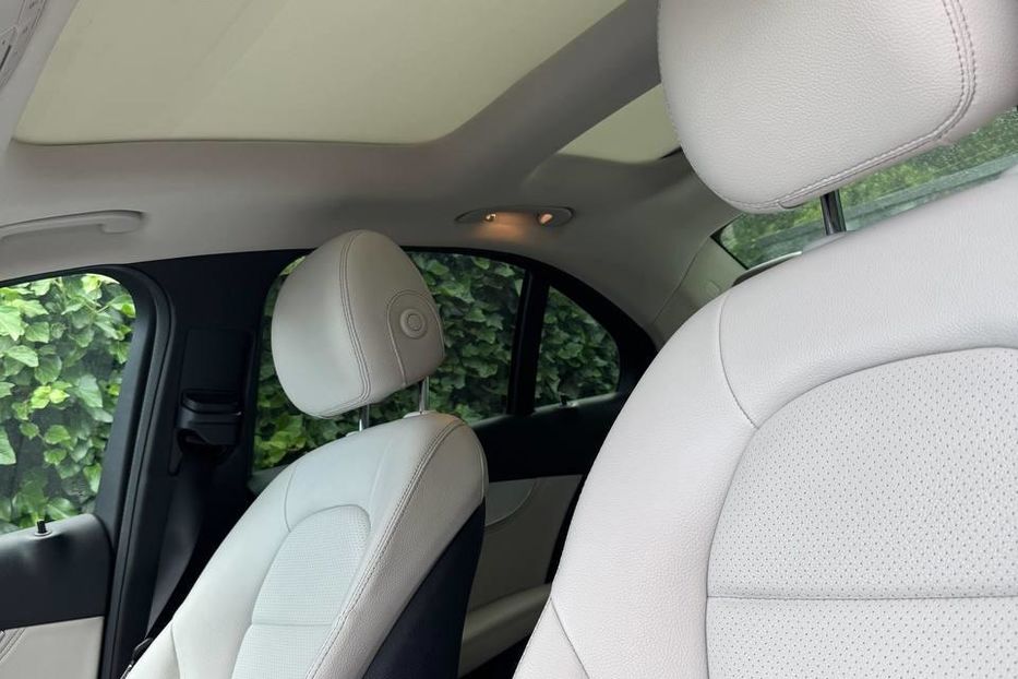 Продам Mercedes-Benz C-Class 300 2015 года в Киеве