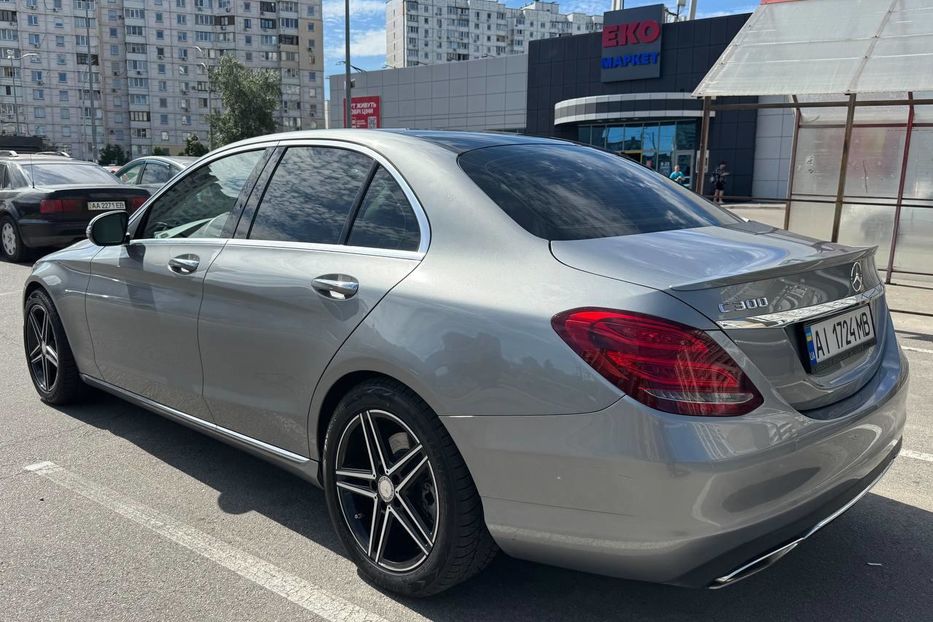 Продам Mercedes-Benz C-Class 300 2015 года в Киеве