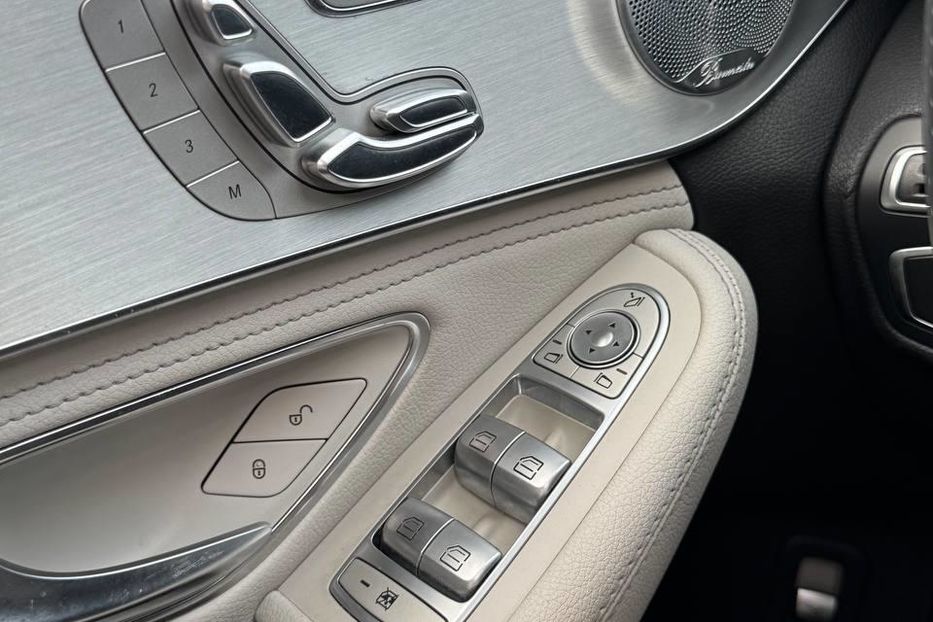 Продам Mercedes-Benz C-Class 300 2015 года в Киеве