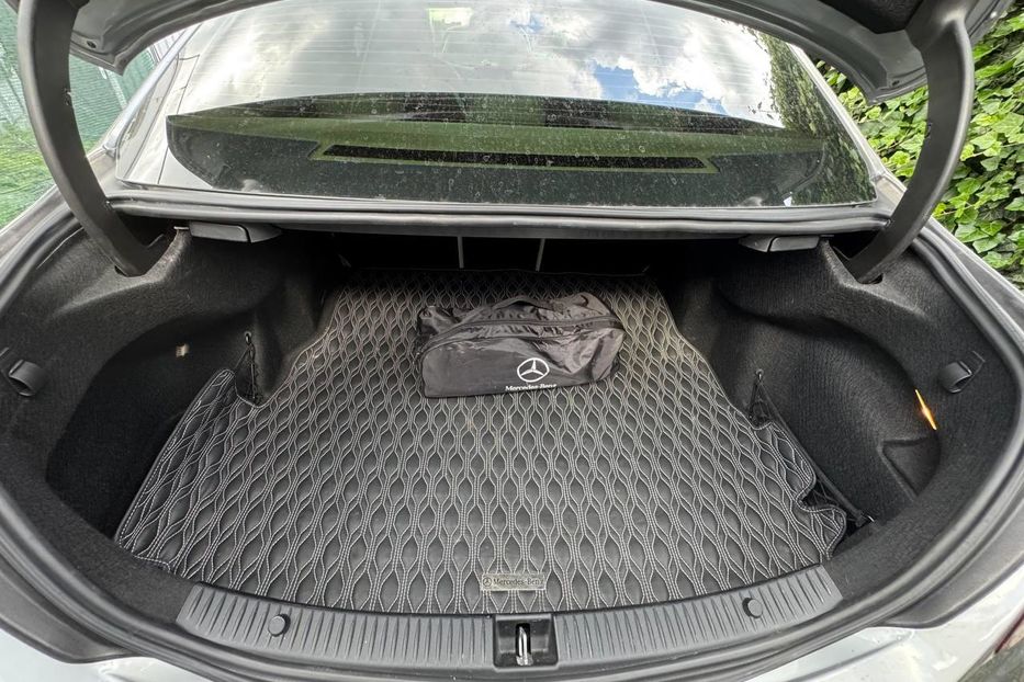 Продам Mercedes-Benz C-Class 300 2015 года в Киеве