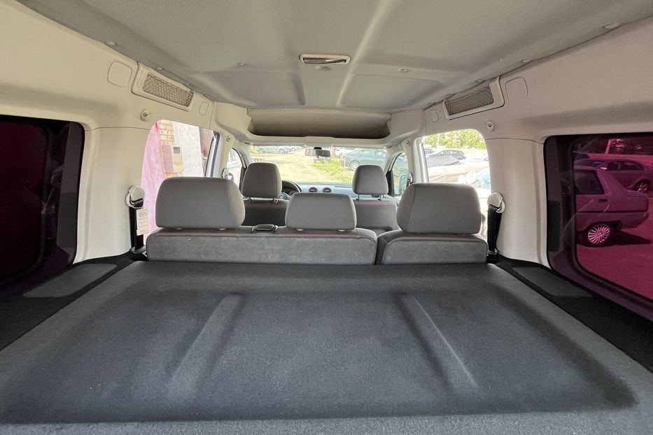 Продам Volkswagen Caddy пасс. Trend 2013 года в Киеве