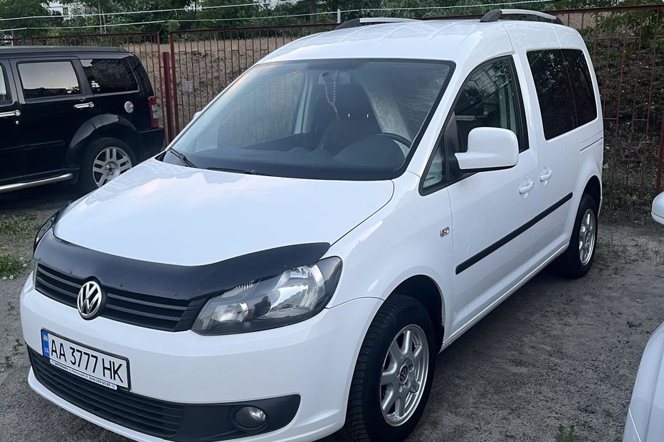 Продам Volkswagen Caddy пасс. Trend 2013 года в Киеве