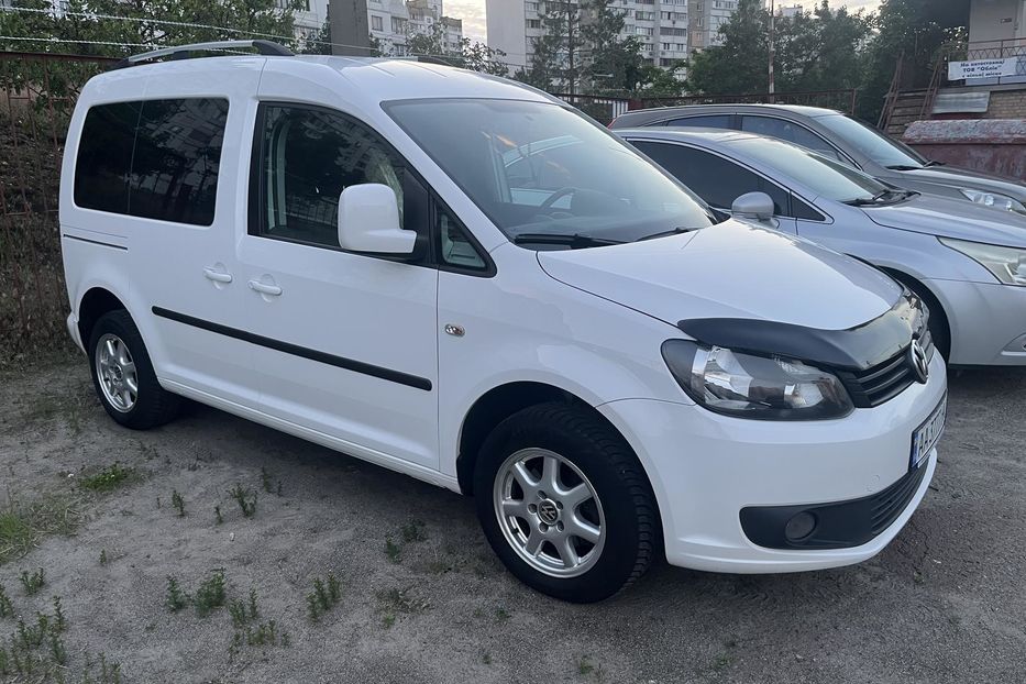 Продам Volkswagen Caddy пасс. Trend 2013 года в Киеве