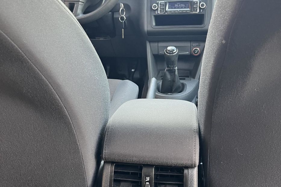 Продам Volkswagen Caddy пасс. Trend 2013 года в Киеве