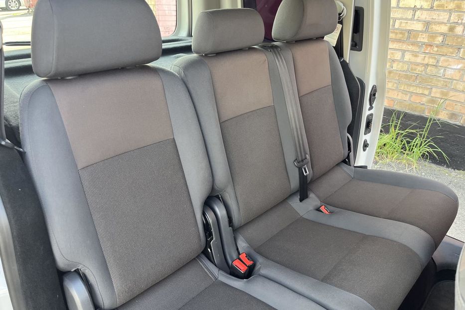 Продам Volkswagen Caddy пасс. Trend 2013 года в Киеве